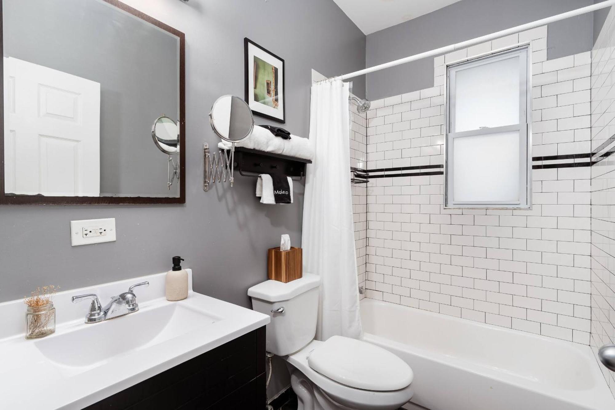 Flexhome Avondale 2br W1 With Parking Chicago